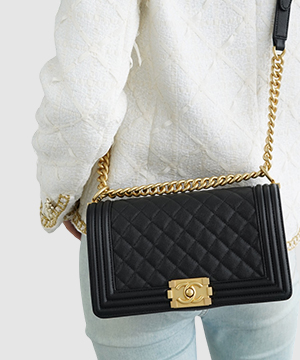 샤넬 캐비어 보이백 미듐 골드 버클