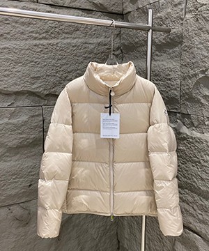 몽클레어 아바디아 숏 다운 패딩 라이트베이지