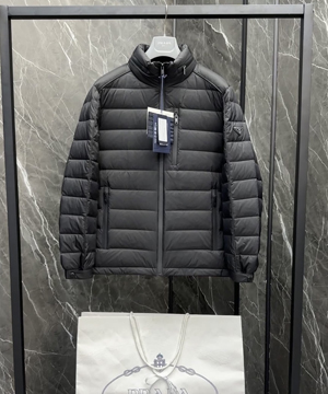 프라다 리나일론 남성 다운 경량 패딩