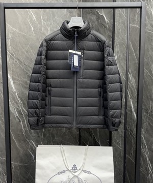 프라다 리나일론 남성 다운 경량 패딩