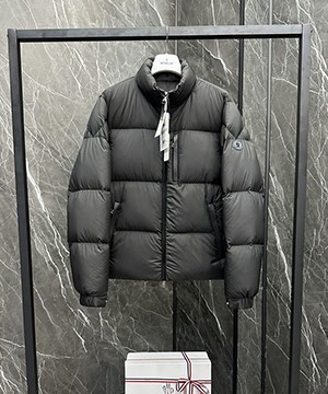 몽클레어 베스브레 BESBRE 남성 숏 패딩