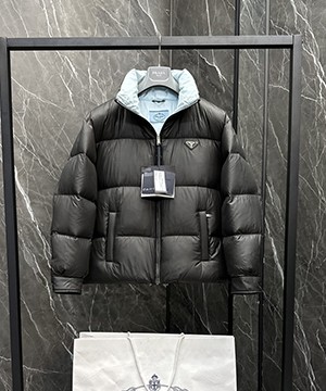 프라다 리나일론 여성 숏 다운 패딩
