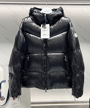 몽클레어 후페 Huppe 여성 숏 패딩