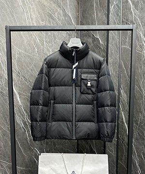 프라다 리나일론 다운 패딩