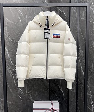 몽클레어 그레노블 마카신 Marcassin 다운 패딩