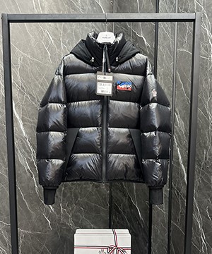 몽클레어 그레노블 마카신 Marcassin 다운 패딩