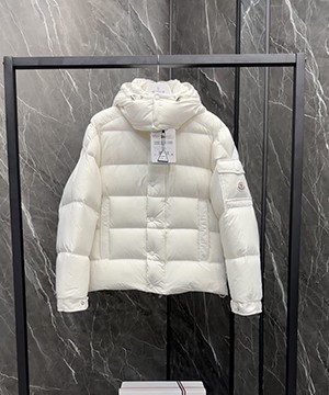 몽클레어 마야 Maya 70 다운 숏 패딩