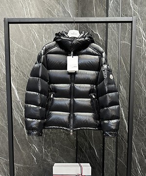 몽클레어 마야 Maya 남성 다운 숏 패딩