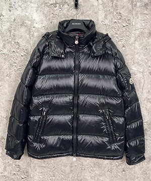 몽클레어 마야 Maya 숏 다운 패딩