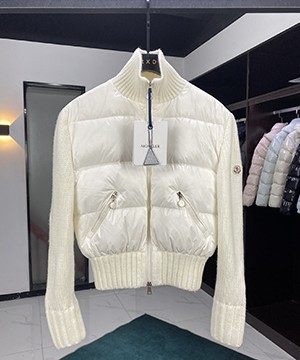 몽클레어 니트 가디건 경량 패딩