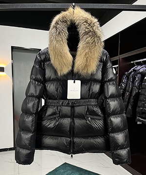 몽클레어 보에드 Boed 숏 다운 패딩