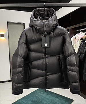 몽클레어 욘 Yonne 숏 다운 패딩