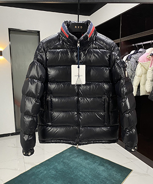 몽클레어 보르네 Bourne 숏 다운 패딩