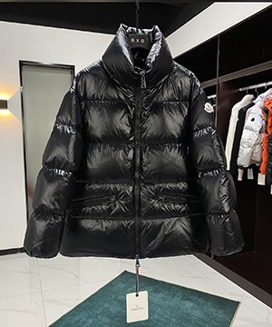 몽클레어 제노스 Genos 숏 다운 패딩