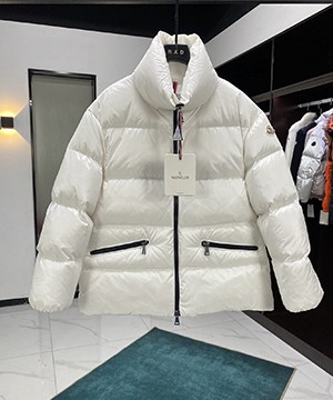 몽클레어 제노스 Genos 숏 다운 패딩