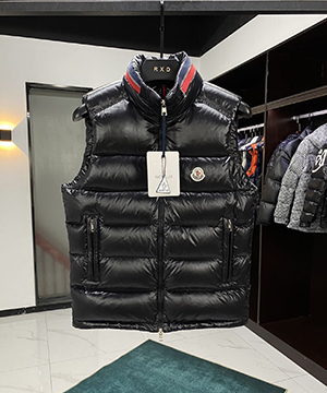 몽클레어 우즈 Ouse 다운 베스트 패딩 조끼