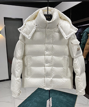 몽클레어 마야 70 Maya 숏 다운 패딩