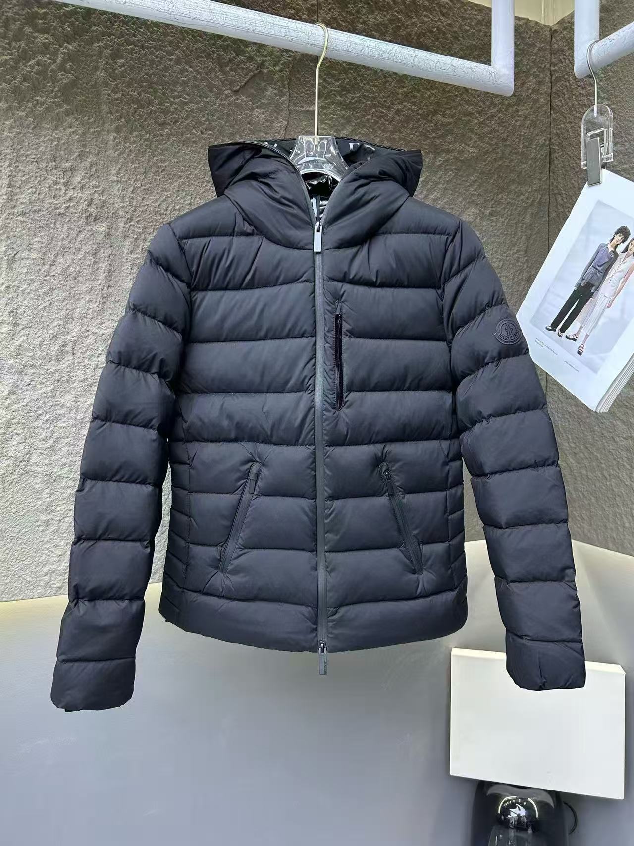 몽클레어 쇼트 다운 재킷