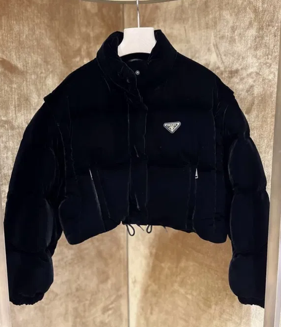 프라다 컨버터블 벨벳 다운 재킷