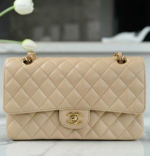 샤넬 클래식 플랩백 라지(30CM) 캐비어 금장