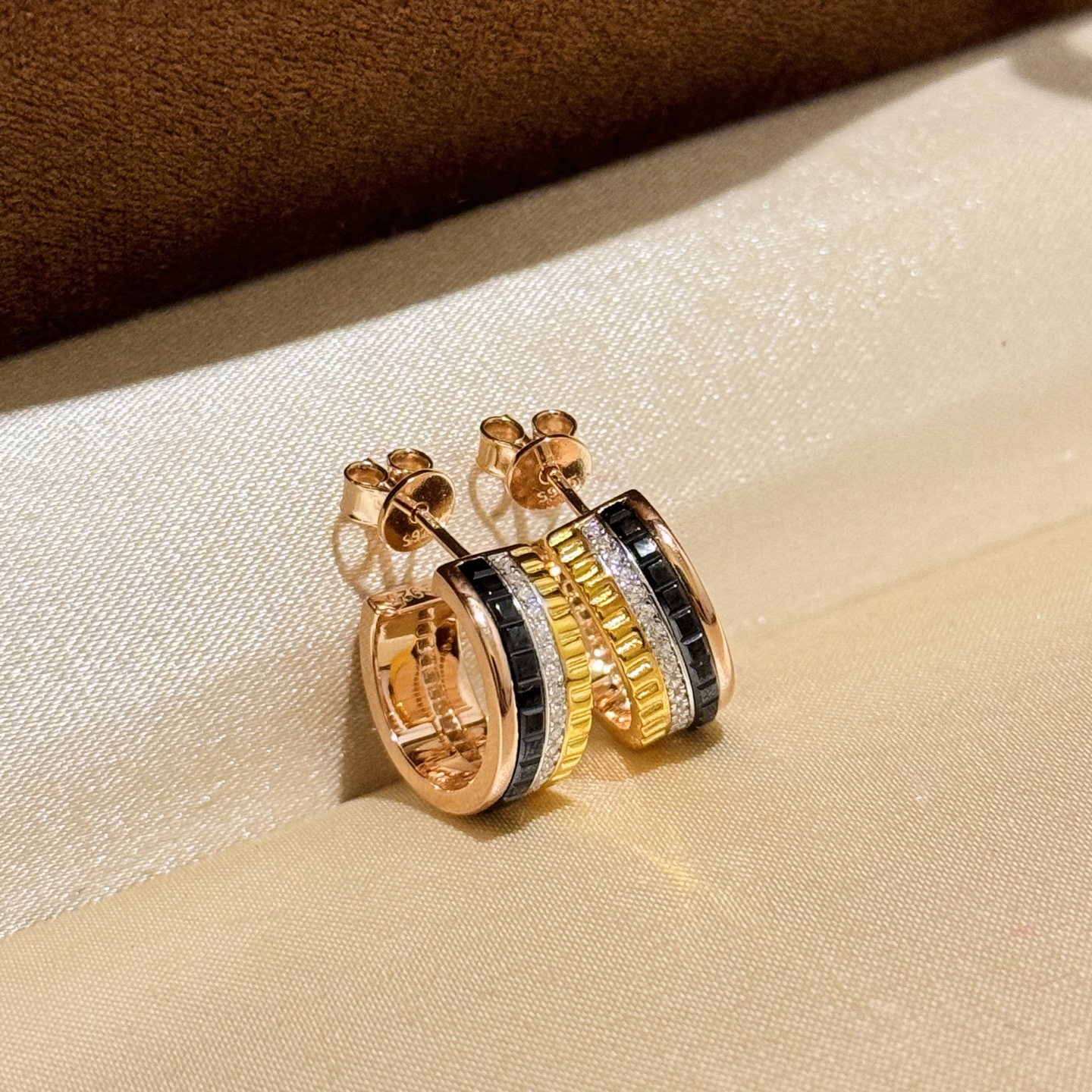 부쉐론 콰트로 클래식 후프 이어링