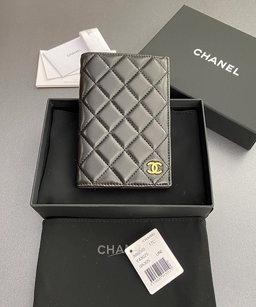 샤넬 여권 케이스 A80385