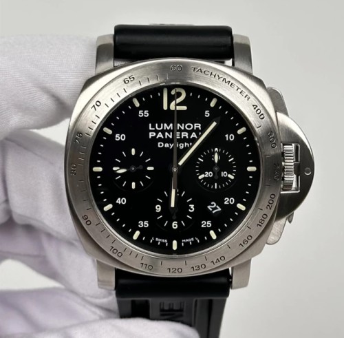파네라이 루미노르 크로노 데이라이트
