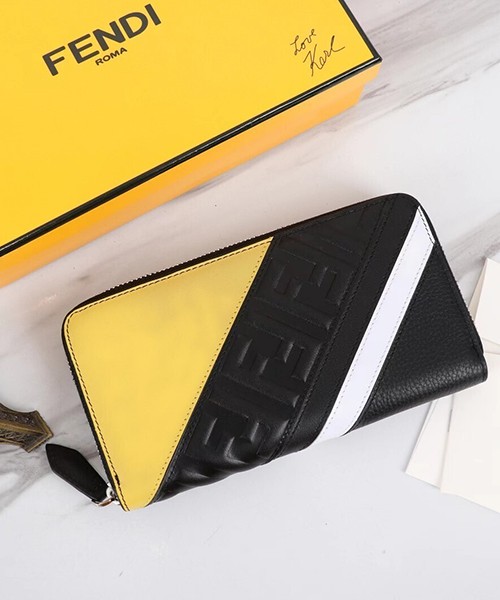 펜디 지퍼 어라운드 장지갑 0055