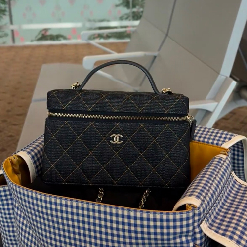 샤넬 체인 코스메틱 케이스 베니티