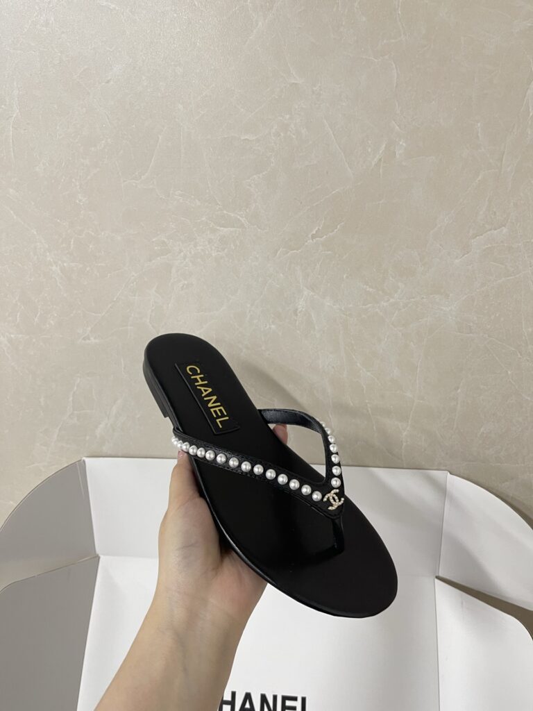 샤넬 크루즈 25C CC로고 진주 스웨이드 플리플랍 쪼리 슬리퍼 G46205