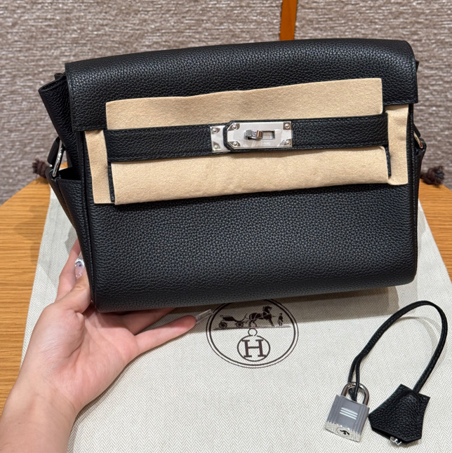 에르메스 켈리 PM 메신저백 블랙 은장