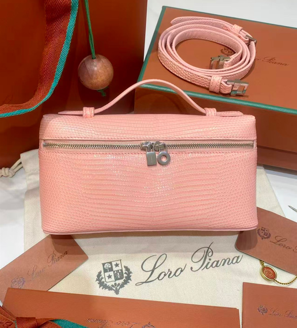 로로피아나 엑스트라 포켓 L19 캐시미어 버터-발레 핑크/앤티크 실버 (B4ZI) 크기: 19 x 11 x 6.5cm