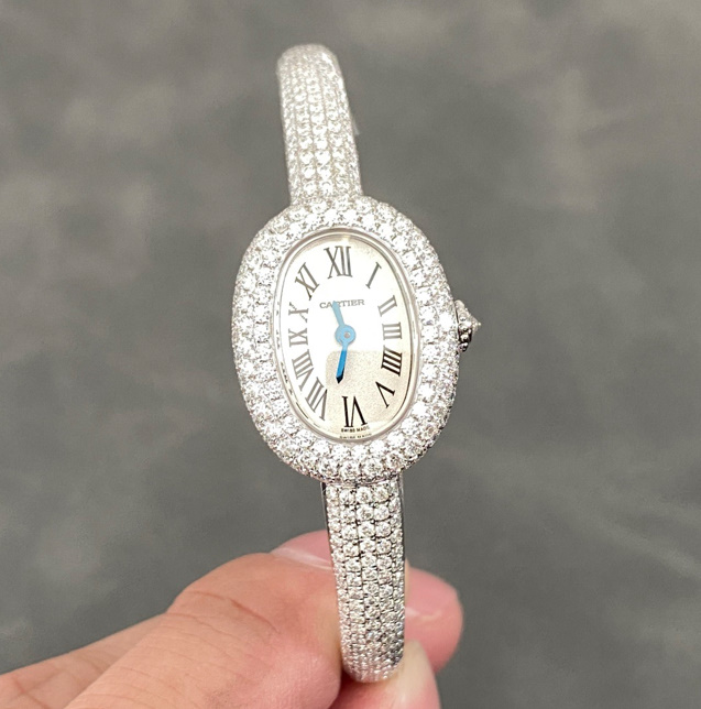 까르띠에 베누아 워치 길이: 24.6mm 폭: 18.7mm 두께: 7.2mm