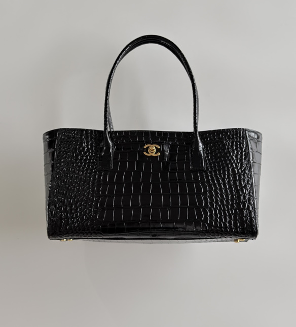 샤넬 26SS 크로커다일 카바스 백 사이즈 20x39x13cm