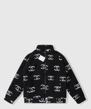 샤넬 로고 프린트 쇼트 코트