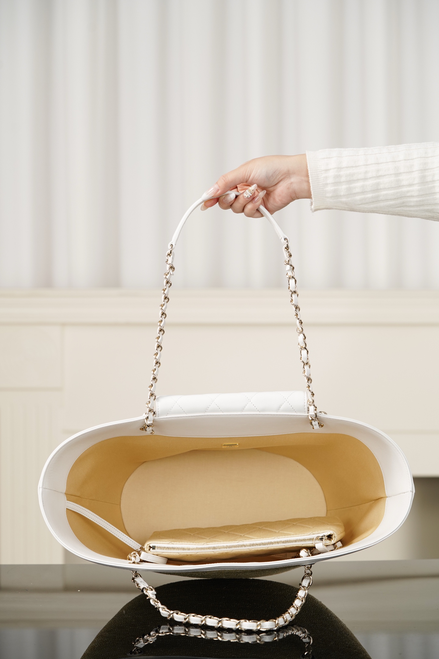 90030542_d7.jpg