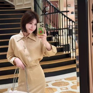 구찌 스트라이프 블라우스 스커트 셋업