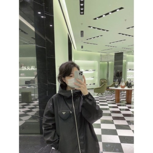 프라다 후드 바람막이