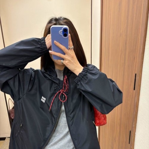 [고퀄]미우미우 후드 바람막이 자켓 숏 팬츠 셋업