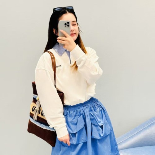 [고퀄] 미우미우 카라 맨투맨 티셔츠