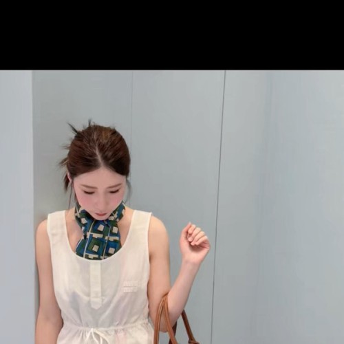 [고퀄]미우미우 리본 크롭 나시 레이스 스커트 셋업